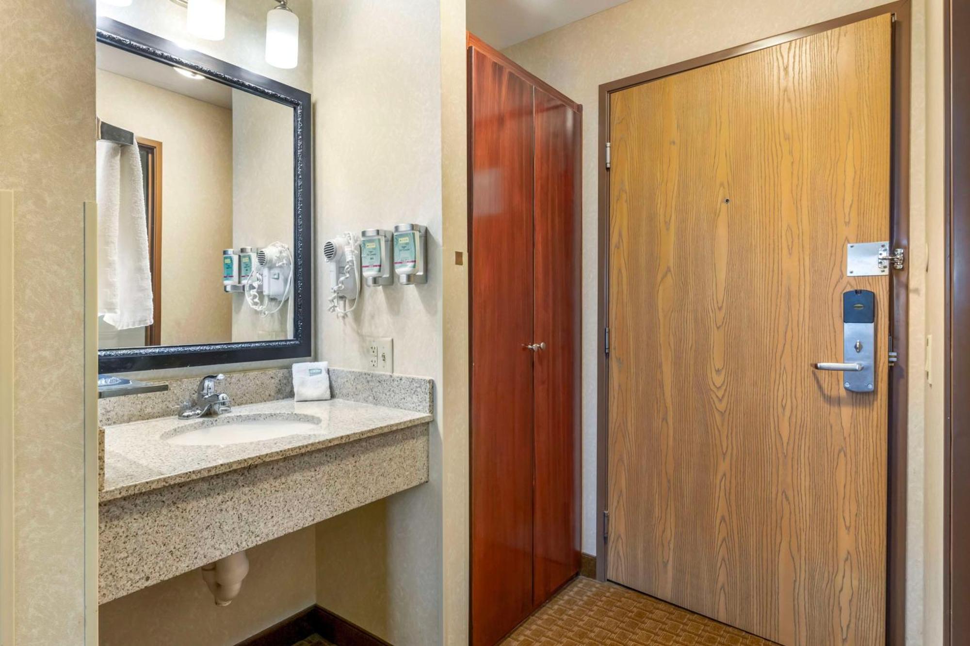 Best Western Wittenberg Inn Bagian luar foto